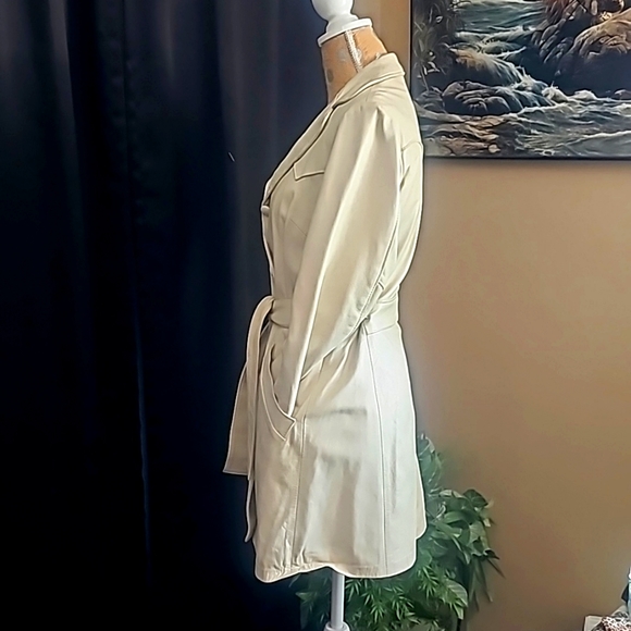 The Leather Factory beige leather coat. - Picture 3 of 14